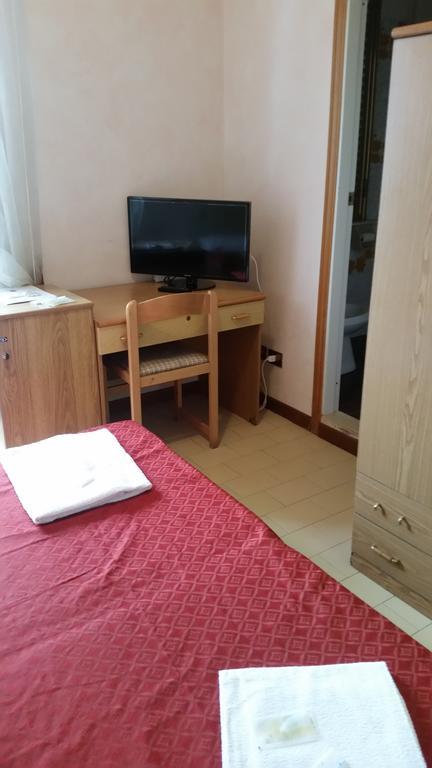 Albergo Margherita Кианчано Терме Стая снимка