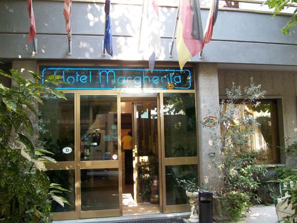 Albergo Margherita Кианчано Терме Екстериор снимка