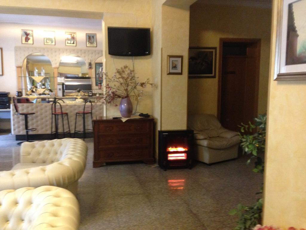 Albergo Margherita Кианчано Терме Екстериор снимка