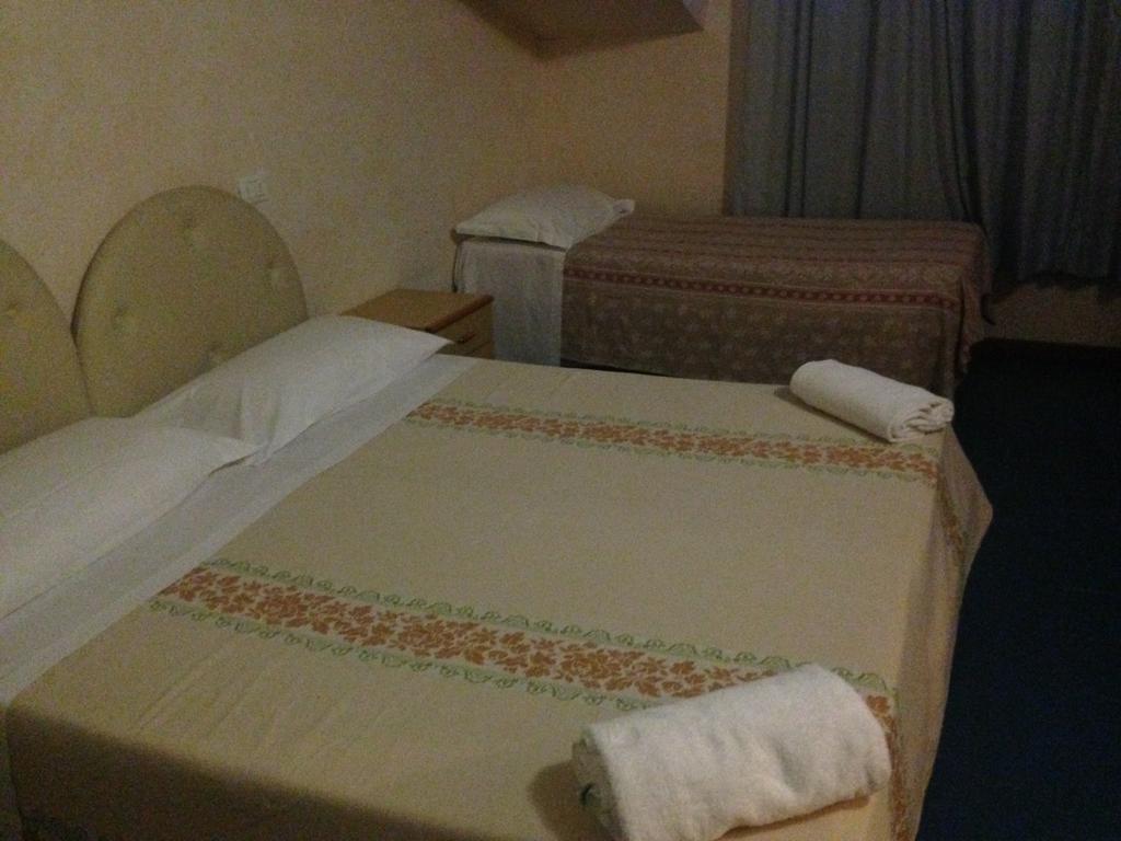 Albergo Margherita Кианчано Терме Екстериор снимка